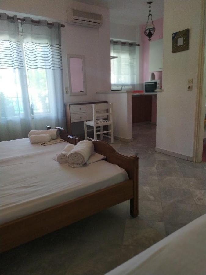 Grivas Apartments Sívota Esterno foto