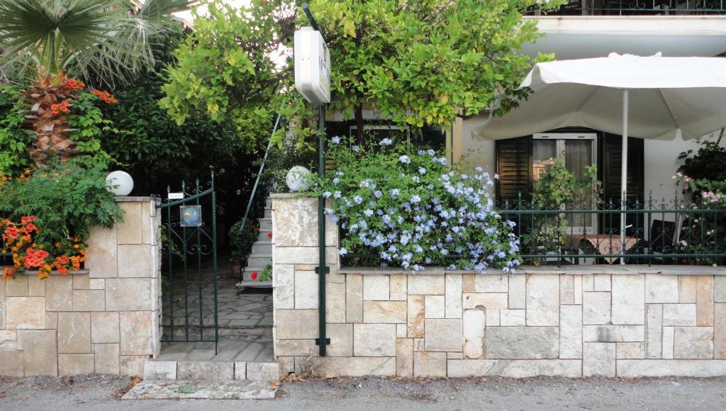 Grivas Apartments Sívota Esterno foto