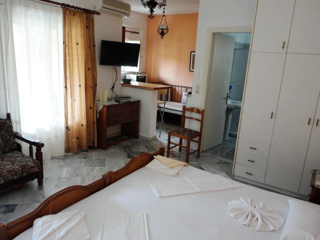 Grivas Apartments Sívota Esterno foto